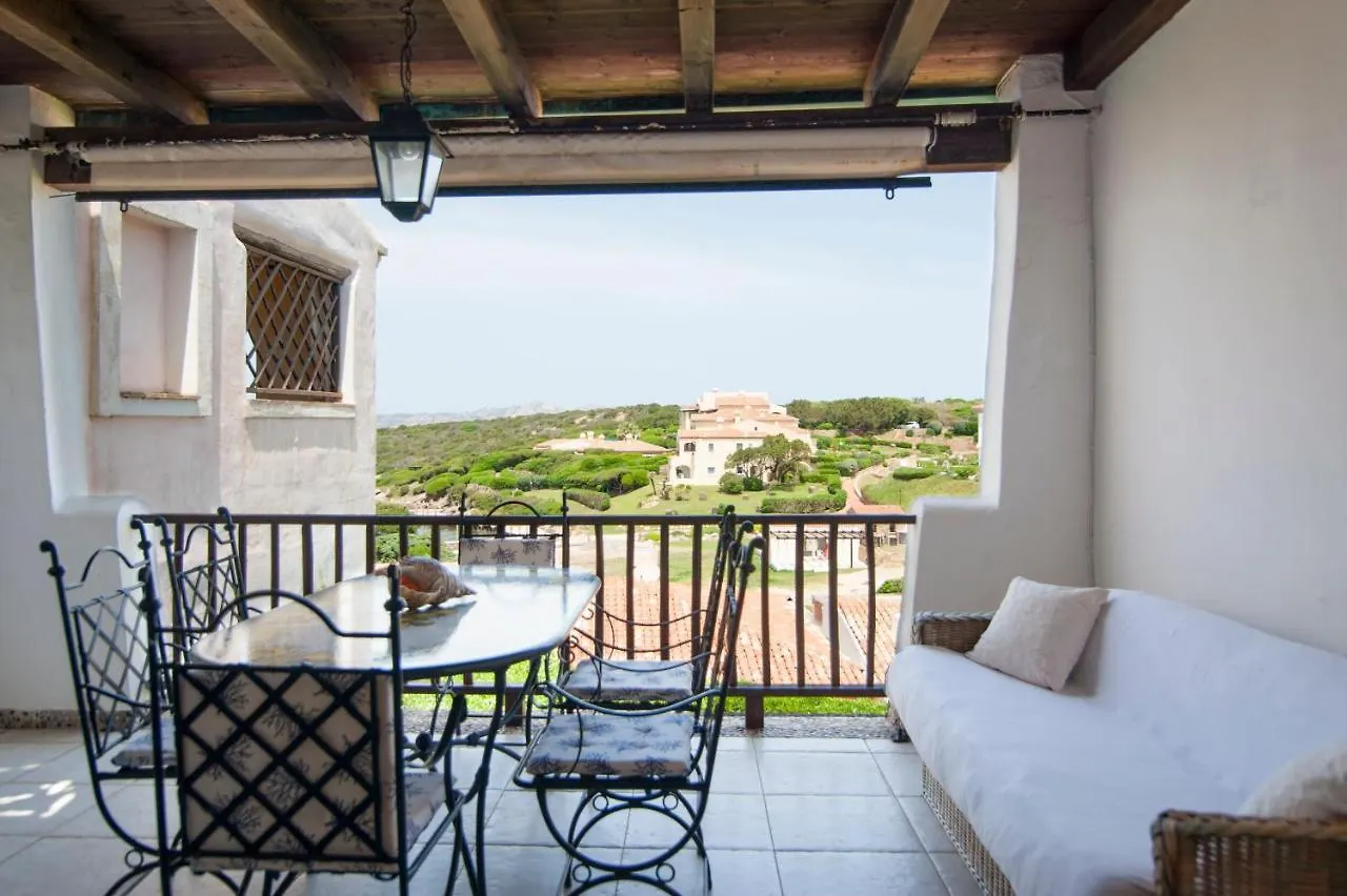 70 Metri-Spiaggia PrivataLettini E Ombrelloni Free Apartment Porto Cervo