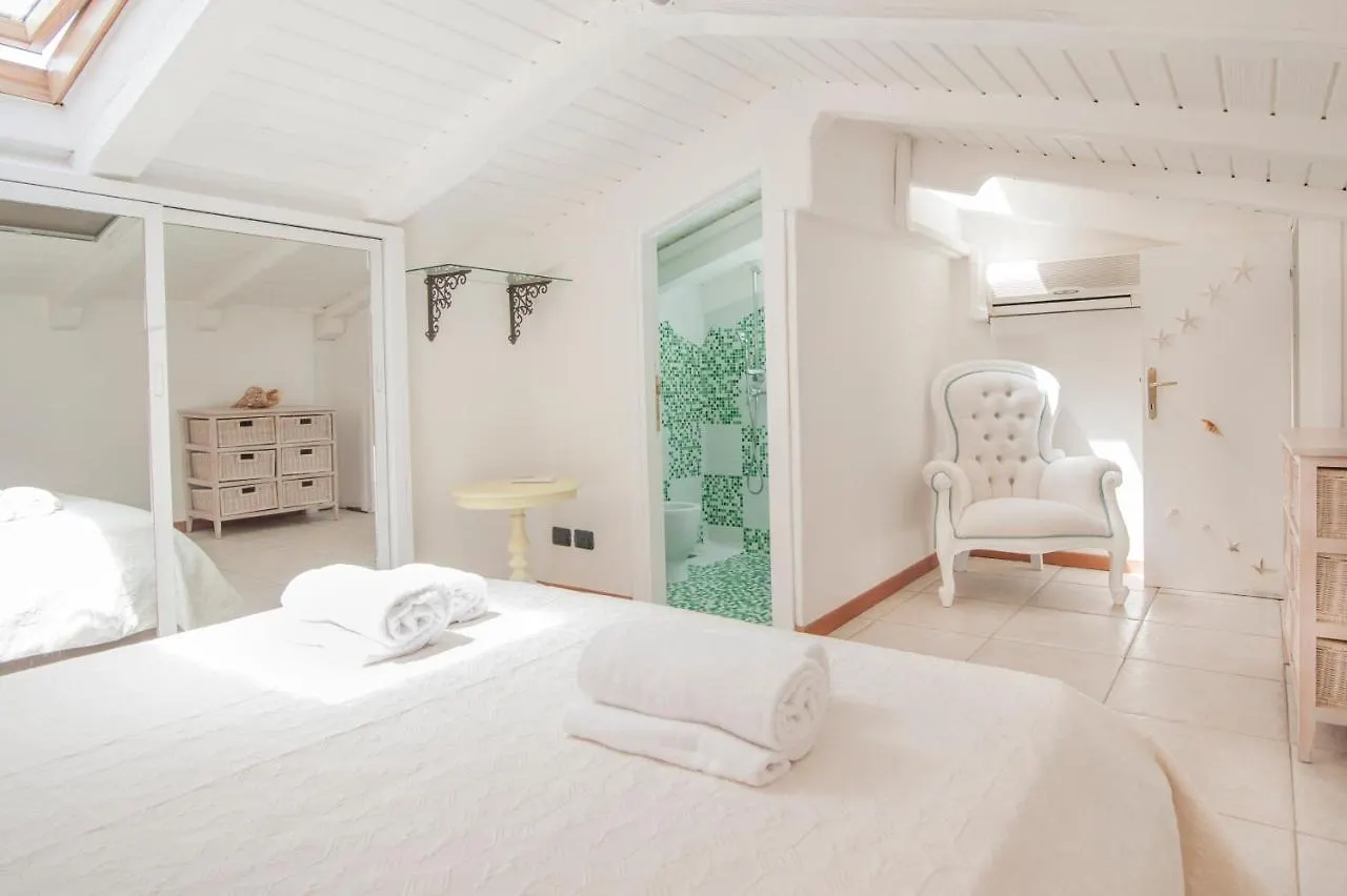 70 Metri-Spiaggia PrivataLettini E Ombrelloni Free Apartment Porto Cervo 0*,  Italy