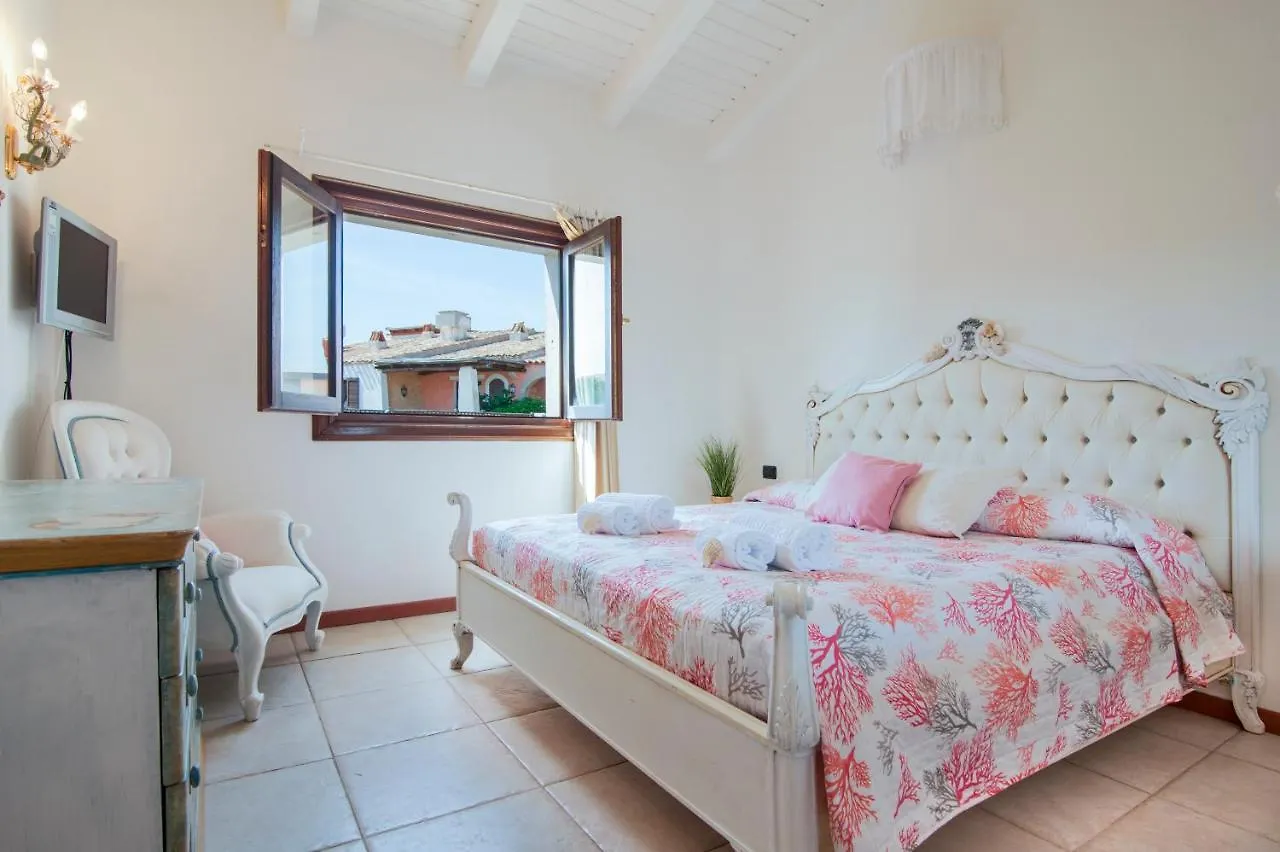 70 Metri-Spiaggia PrivataLettini E Ombrelloni Free Apartment Porto Cervo Italy