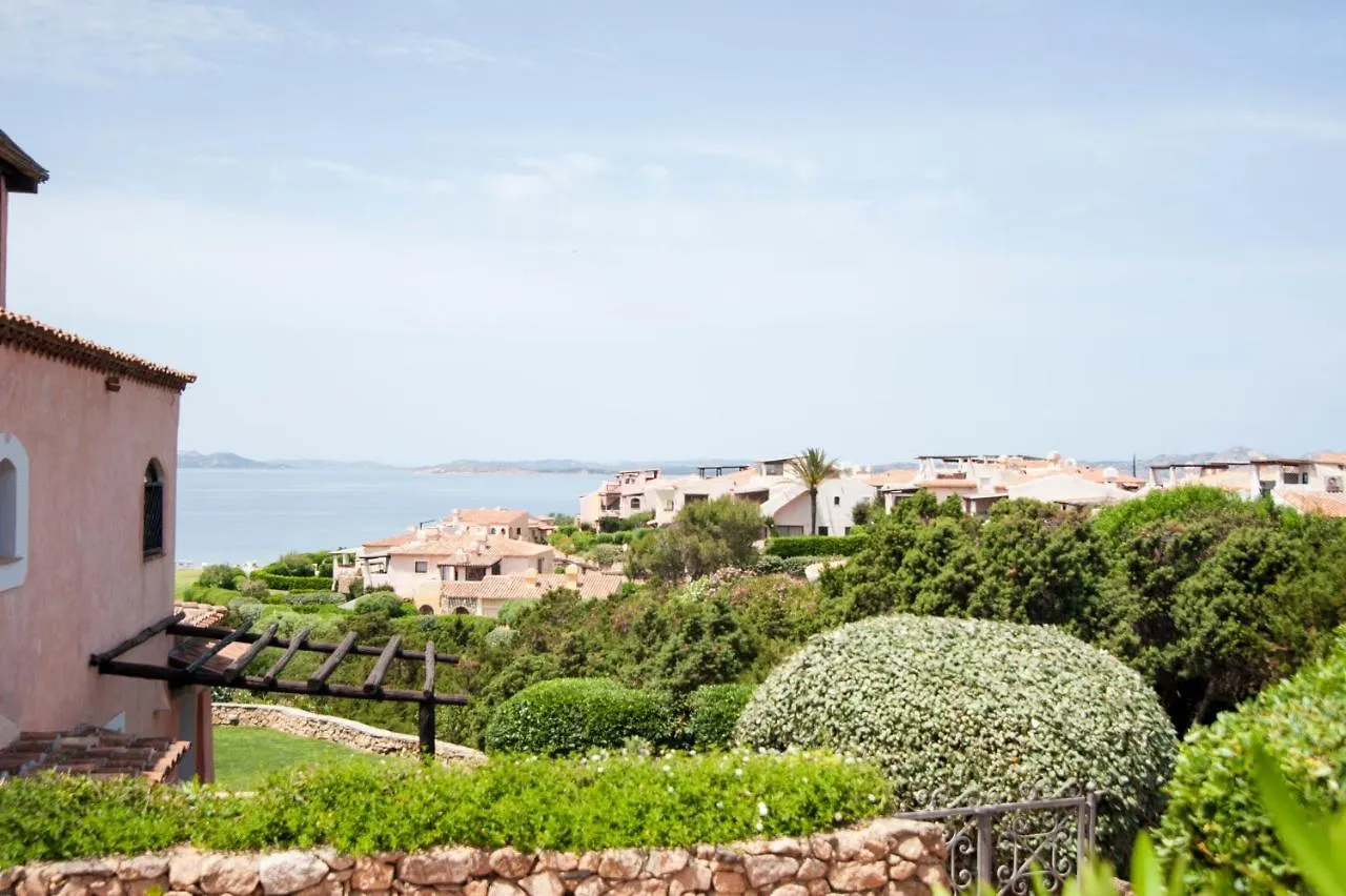 70 Metri-Spiaggia PrivataLettini E Ombrelloni Free Apartment Porto Cervo