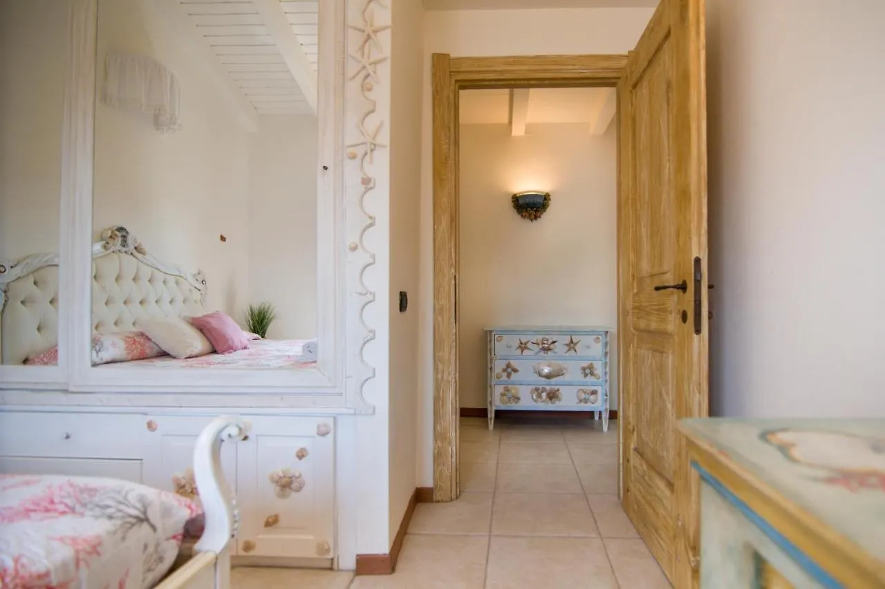 70 Metri-Spiaggia PrivataLettini E Ombrelloni Free Apartment Porto Cervo