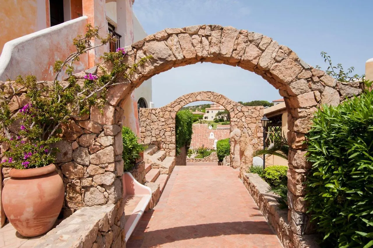70 Metri-Spiaggia PrivataLettini E Ombrelloni Free Apartment Porto Cervo 0*,  Italy