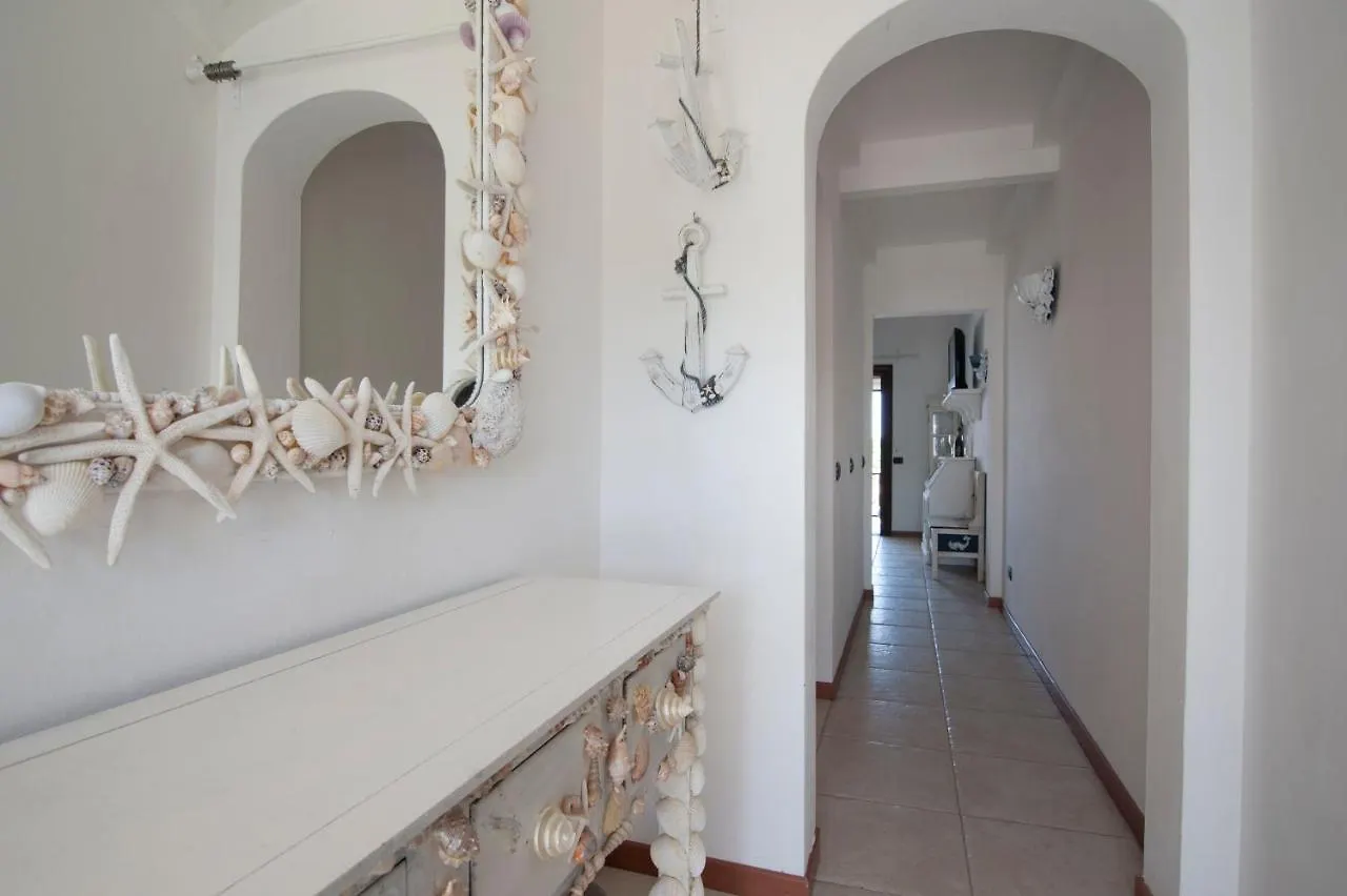 70 Metri-Spiaggia PrivataLettini E Ombrelloni Free Apartment Porto Cervo