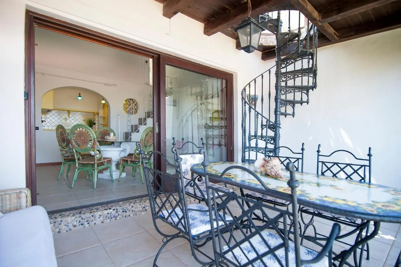 70 Metri-Spiaggia PrivataLettini E Ombrelloni Free Apartment Porto Cervo