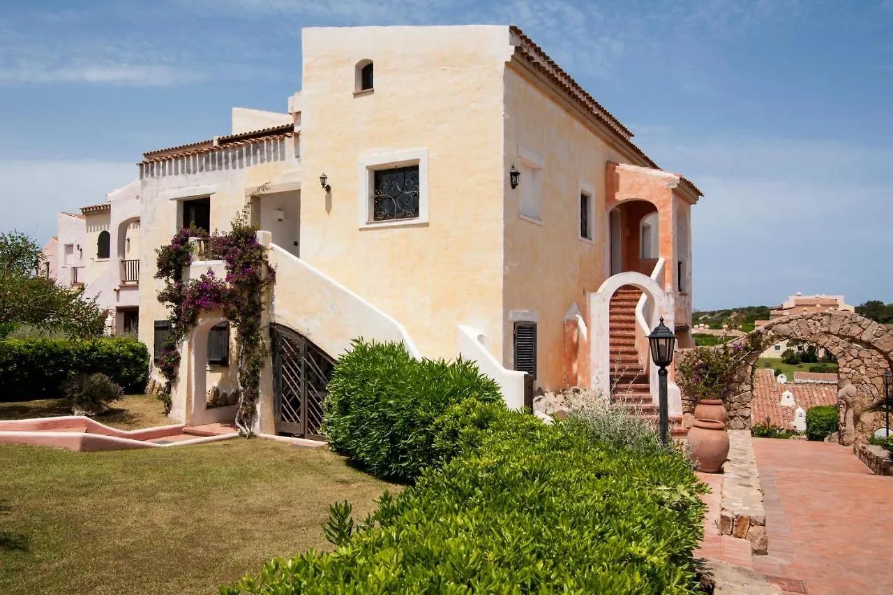 70 Metri-Spiaggia PrivataLettini E Ombrelloni Free Apartment Porto Cervo Italy